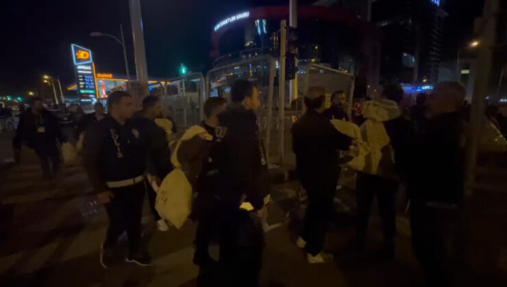 Çuvallarla Oylar Gelmeye Devam Ediyor