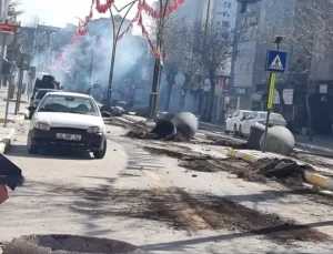 Van’da Halk Seçim Kuruluna Yürüyor