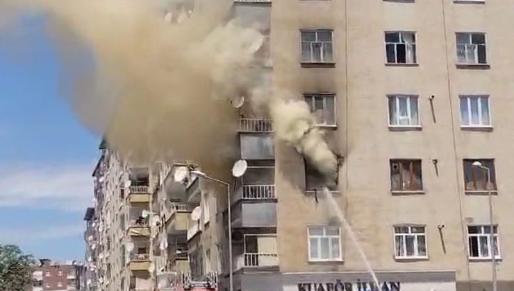 Apartman Katında Çıkan Yangın Paniğe Neden Oldu