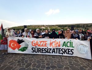 Diyarbakırlı Anne ve Çocuklar Gazze İçin Oturma Eylemi Yaptı