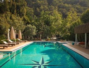 Hotel Dalos Misafirlerine Eşsiz Bir Manzara Sunuyor