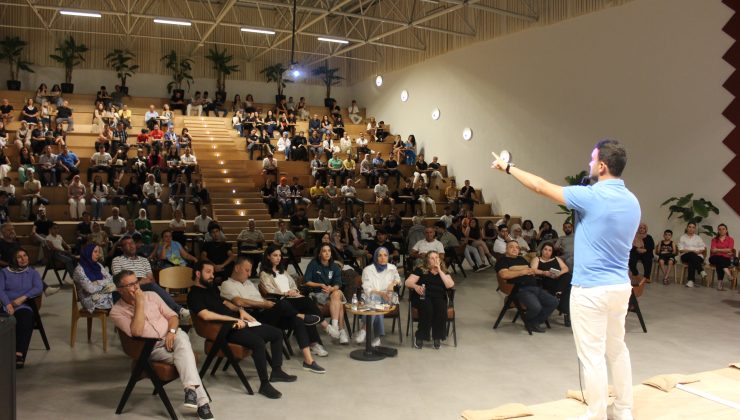 Dr. İsmet Kaya “Sorumluluk Bilinci ve İlişkiler” Üzerine Seminer Verdi