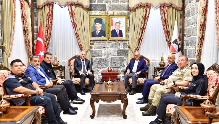 İçişleri Bakan Yardımcısı Münir Karaloğlu ve AFAD Başkanı Okay Memiş Diyarbakır’da