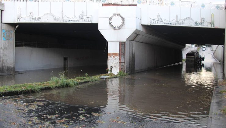 Diyarbakır’ın Altyapısı Sağanak Yağışa Yetersiz Kaldı!
