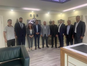 Yeniden Refah Partililer, Sur Belediye Eş Başkanlarını Ziyaret Etti