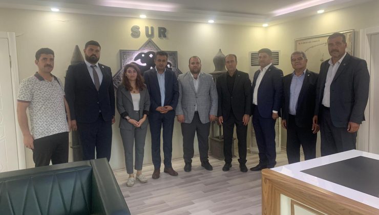 Yeniden Refah Partililer, Sur Belediye Eş Başkanlarını Ziyaret Etti