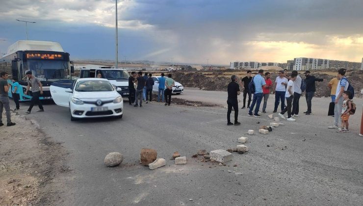 Diyarbakır TOKİ Deprem Konutlarında Vatandaşlar Yol Kapattı