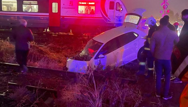 Diyarbakır’da Yolcu Treni Otomobil ile Çarpıştı: 1 Yaralı