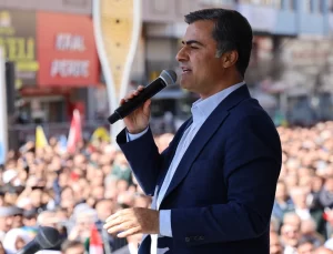 Van Büyükşehir Belediyesi’ne Kayyum!