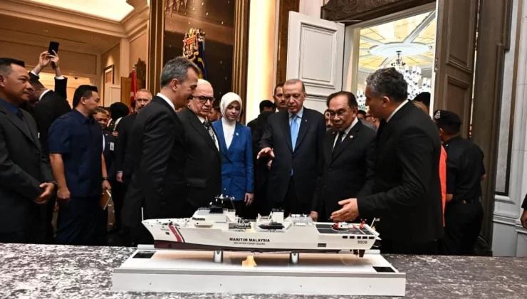 Desan Tersanesi Türkiye’nin gururu oldu; Malezya’da stratejik gemi yapımı için imzalar atıldı