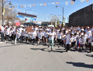 Newroz Halk Koşusu Coşkuyla Gerçekleşti