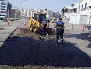 Erzurum Büyükşehir Belediyesi Asfalt Sezonunu Erken Başlattı!
