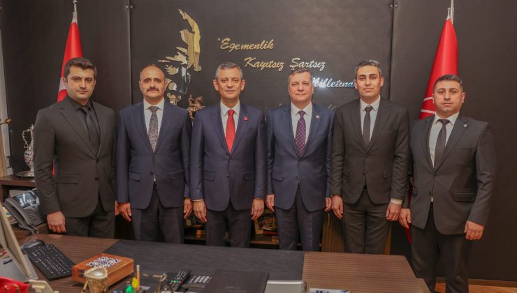 ATANAMAYAN UZMANLAR DERNEĞİ’ NDEN ÖZGÜR ÖZEL’E ZİYARET