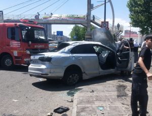 Diyarbakır’da Takla Atan Araçta Sıkışan Şahıs, Zorlukla Kurtarıldı