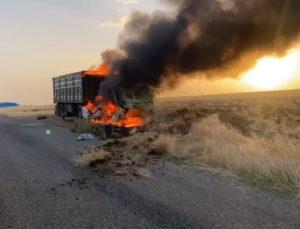 Diyarbakır’da Tır Alev Alev Yandı: İtfaiye Sınıfta Kaldı İddiası