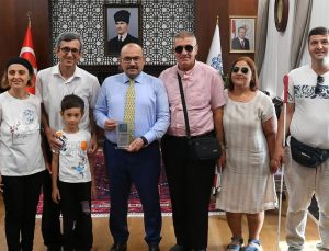 Vali Ustaoğlu'ndan anlamlı kabul