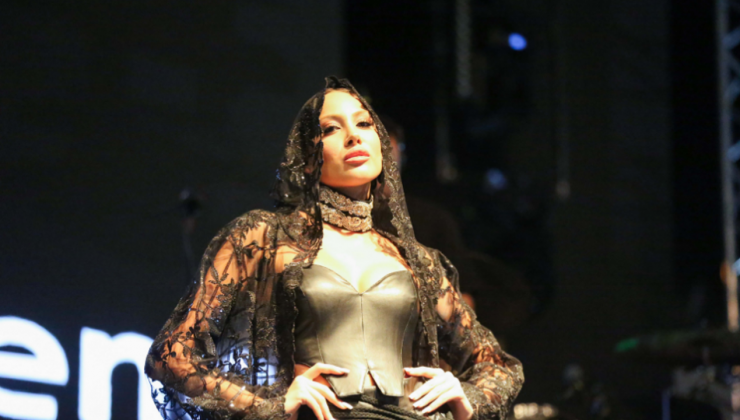 Muammer Ketenci'den Eşme'de Anadolu Kadını Defilesi