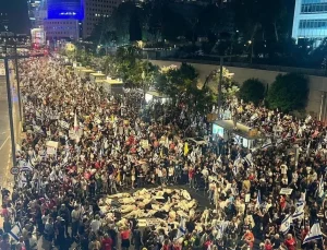 İsrail’de hükümet karşıtı grev ve protestolara 1 milyondan fazla katılım