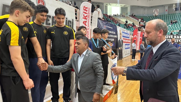 Mehmet Çiçek ” Sporu ve Sporcuyu Desteklemeye Devam Edeceğiz”