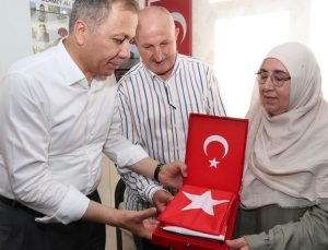 Bakan Yerlikaya, şehit polis Ahmet Doğan’ın ailesini ziyaret etti