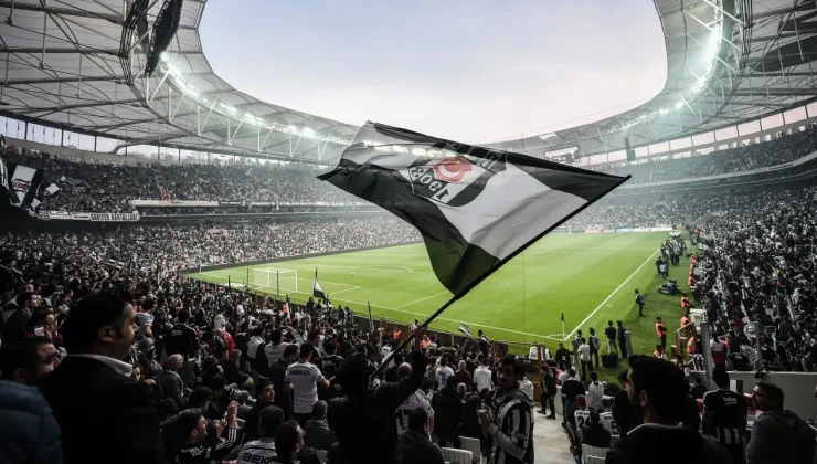 Beşiktaş, St. Patrick’s karşısında tur için sahada