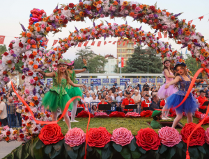 27. Eşme Turistik Kilim Kültür ve Sanat Festivali büyük bir coşkuyla başladı!