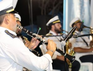 Başiskele sahilinde müzikli ve renkli bir akşam yaşandı