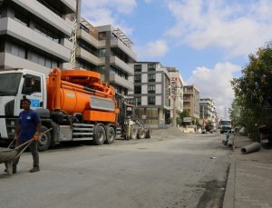 İSU, yaz döneminde Yahyakaptan’da altyapı seferberliği başlattı; Büyükşehir’den Yahyakaptan için kalıcı çözüm