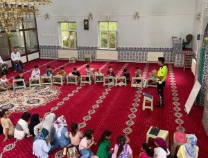 Akyaka’da yaz Kur’an kursu öğrencilerine trafik eğitimi