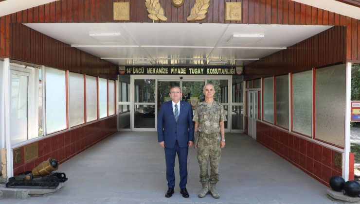 Kars Valisi Ziya Polat'tan Tuğgeneral Şahin Yenilmez’e veda ziyareti