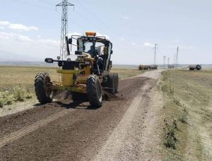 Kars İl Özel İdaresi Digor Çatak Köyü'nde kumlama çalışması tamamlandı
