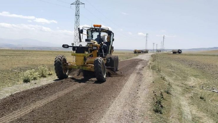 Kars İl Özel İdaresi Digor Çatak Köyü'nde kumlama çalışması tamamlandı