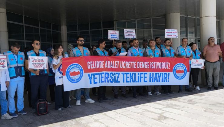 Memur-Sen Kars Şubesi: Türkiye Kamu-Sen, olarak bugün başlattığımız eylemlerimizi, yükselterek devam ettireceğiz