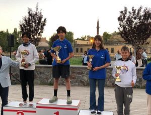 Vali Ziya Polat, Anadolu Yelken Ligi Kars Optimist Yarışları’nda dereceye giren sporculara ödüllerini verdi