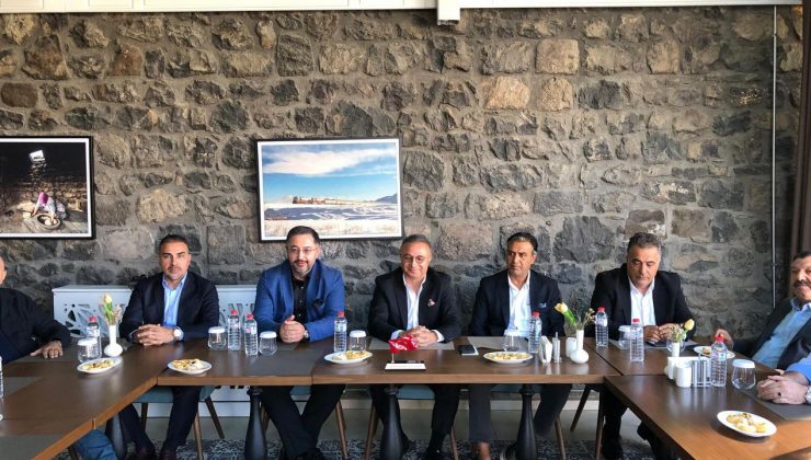 Gazi Kars Vakfı Kars’ta tanıtıldı