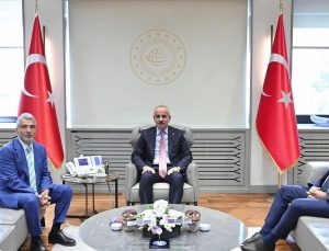 Ulaştırma ve Altyapı Bakanı Abdulkadir Uraloğlu’na Iğdır heyetinden ziyaret