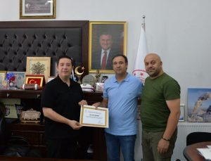 Kars Gençlik ve Spor İl Müdürü Mehmet Başköylü'den başarılı personele takdirname