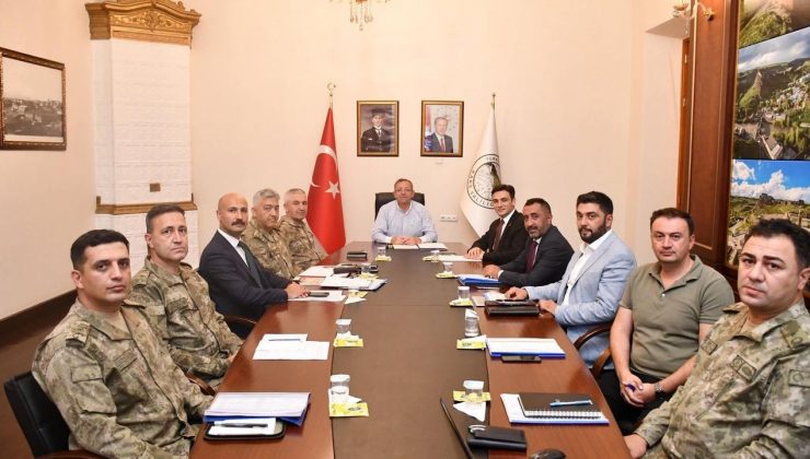 Kars’ta "Sınır Yolları Yapımı ve Bakımı" toplantısı gerçekleştirildi