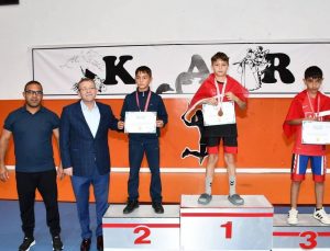 Ani Cup Güreş Müsabakaları, ödül töreniyle taçlandı