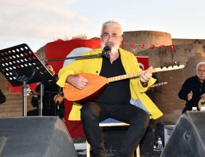 Ani'nin Fethi'nin 961. yıl dönümünde Esat Kabaklı'dan unutulmaz fetih konseri