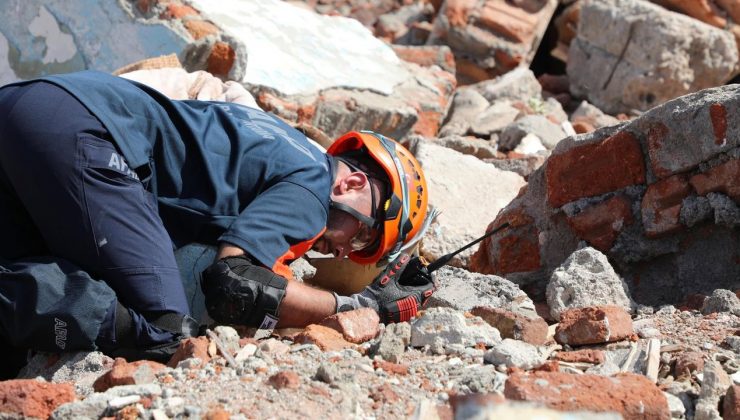 Kars’ta olası bir deprem tatbikatı başarıyla tamamlandı