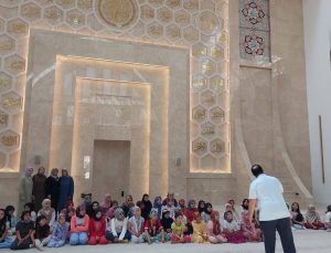 Kars'ta camii çocuk buluşmaları: "Şehirlerin kalbi camilerde buluşalım" projesi devam ekarsdiyor