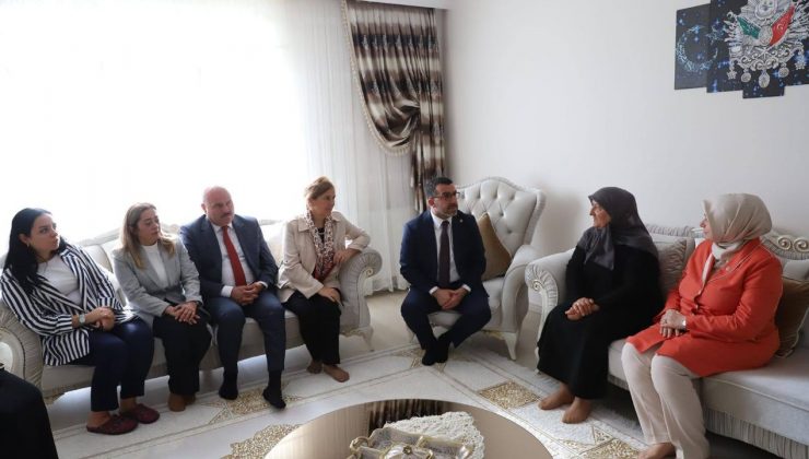 Cumhurbaşkanı Recep Tayyip Erdoğan'ın göndermiş olduğu mektubu Şehit Annesine teslim edildi