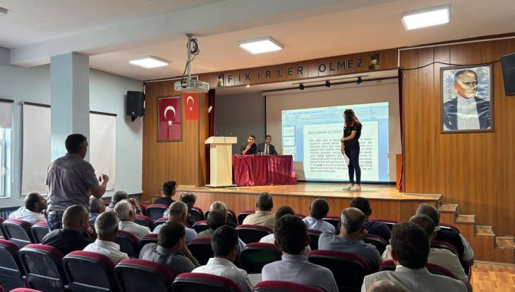 Susuz Kaymakamlığı'ndan muhtarlara bilgilendirme toplantısı düzenlendi
