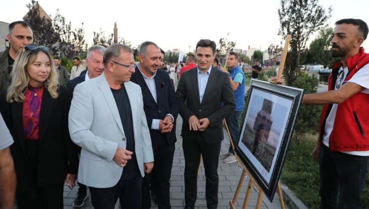 Kars'ta Ani’nin fethinin 961. yılı kapsamında fotoğraf sergisine açıldı