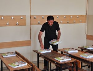 Kars'ta toplam 638 bin adet ders kitabı, sıralarda yerini aldı