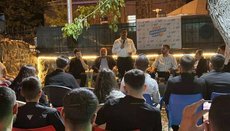 Milletvekili Adem Çalkın, Kars’ta gençlik buluşmasında gençlerle bir araya geldi