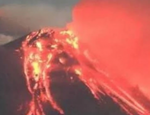 Rusya’da Klyuchevskoy yanardağı patladı: Kül bulutları 9 kilometreye yükseldi