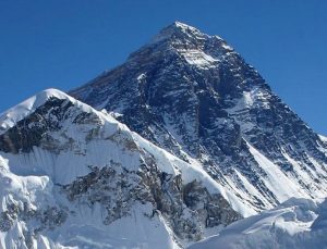 Everest Dağı’nda 10 yıl sonra ilk ücret artışı