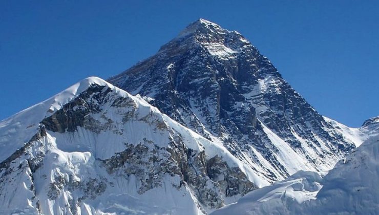 Everest Dağı’nda 10 yıl sonra ilk ücret artışı